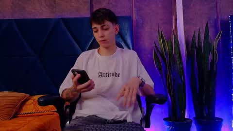 Snapshot of lionfoster chatting on 4, 12, 2025 LION FOSTER online show from 4, 12, 2025