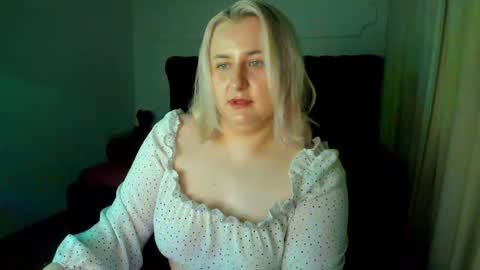 LioraArdyn online show from 2, 4, 2026