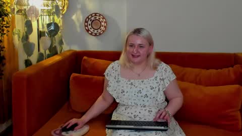 LioraArdyn online show from 10, 4, 2026