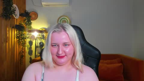 LioraArdyn online show from 15, 4, 2026