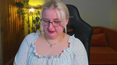 LioraArdyn online show from 22, 4, 2026