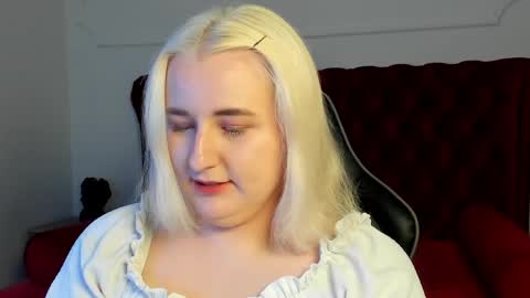 LioraArdyn online show from 4, 6, 2026