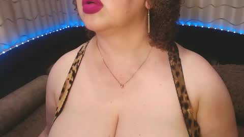 Snapshot of lipsaddiction chatting on 4, 6, 2026 LIpsAddiction online show from 4, 6, 2026