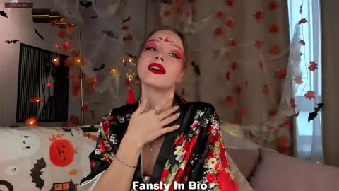 Lina online show from 28, 10, 2025