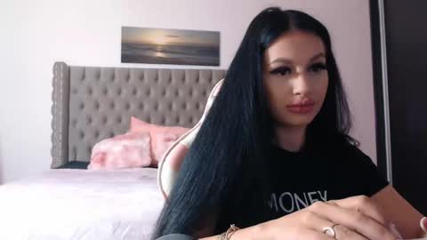 Lisa online show from 14, 11, 2025