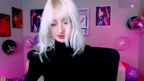 Snapshot of lisa_dark_ chatting on 2, 11, 2025 Lisa online show from 2, 11, 2025