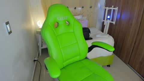 Lisa  online show from 19, 1, 2025