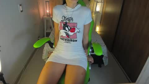 Lisa  online show from 17, 10, 2025