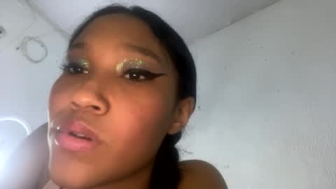 Snapshot of lisa_mahun72 chatting on 3, 10, 2025 Lisa online show from 3, 10, 2025