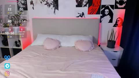 Snapshot of lisa_moons chatting on 9, 10, 2025 lisa_moons online show from 9, 10, 2025