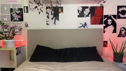 Snapshot of lisa_moons chatting on 3, 11, 2025 lisa_moons online show from 3, 11, 2025