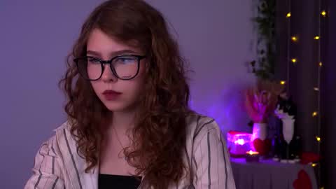 Snapshot of lisa_roses chatting on 21, 11, 2025 Lisa online show from 21, 11, 2025