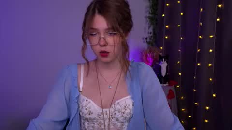 Snapshot of lisa_roses chatting on 29, 11, 2025 Lisa online show from 29, 11, 2025