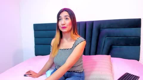 Snapshot of lisa_white_ chatting on 12, 1, 2025 lisa white online show from 12, 1, 2025