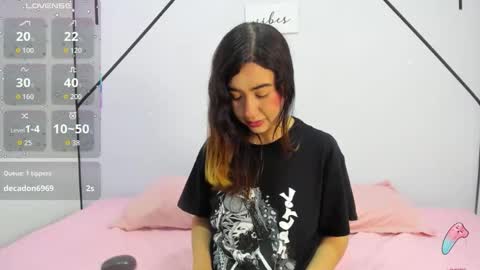 Snapshot of lisa_white_ chatting on 14, 11, 2025 lisa white online show from 14, 11, 2025