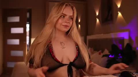 Snapshot of lisalovesweet chatting on 20, 7, 2026 Lisa online show from 20, 7, 2026