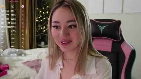 Snapshot of lisamayson chatting on 20, 12, 2025 LISA online show from 20, 12, 2025