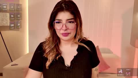 Snapshot of lisamonroe_ chatting on 28, 10, 2025 LISA MONROE online show from 28, 10, 2025