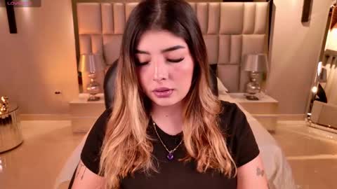 Snapshot of lisamonroe_ chatting on 11, 11, 2025 LISA MONROE online show from 11, 11, 2025