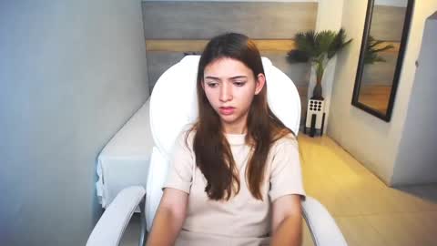 Liseth Fox online show from 12, 12, 2024