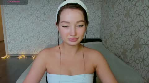 Snapshot of lissa_cristal_ chatting on 17, 5, 2026 lissa_cristal_ online show from 17, 5, 2026