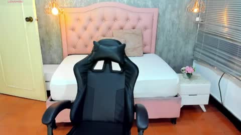 L I S S A  online show from 21, 4, 2026