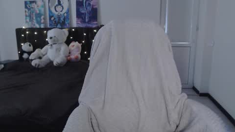 Snapshot of little__flowers chatting on 25, 9, 2025 little__flowers online show from 25, 9, 2025