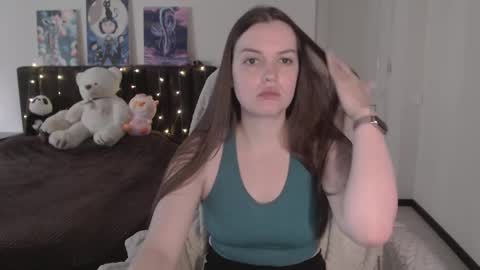 Snapshot of little__flowers chatting on 5, 10, 2025 little__flowers online show from 5, 10, 2025