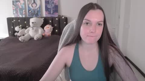 Snapshot of little__flowers chatting on 8, 11, 2025 little__flowers online show from 8, 11, 2025