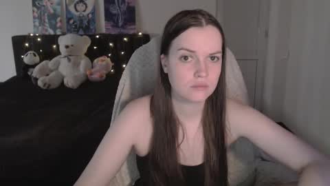 Snapshot of little__flowers chatting on 24, 11, 2025 little__flowers online show from 24, 11, 2025