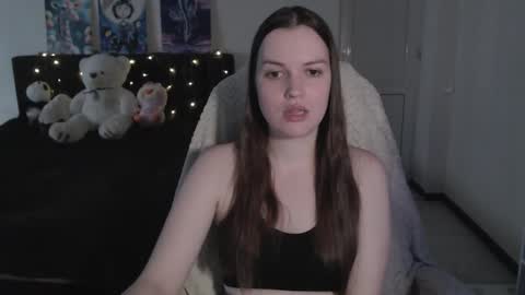 Snapshot of little__flowers chatting on 25, 11, 2025 little__flowers online show from 25, 11, 2025