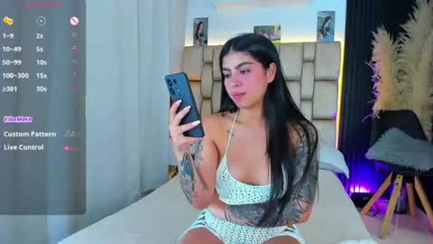 Sophie ---- connected from 1400 to 2100 Colombia time online show from 10, 7, 2026