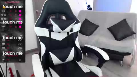 Snapshot of little_amy__ chatting on 25, 11, 2025 Amelie online show from 25, 11, 2025