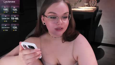 Snapshot of little_bambii_ chatting on 4, 2, 2025 Eva online show from 4, 2, 2025