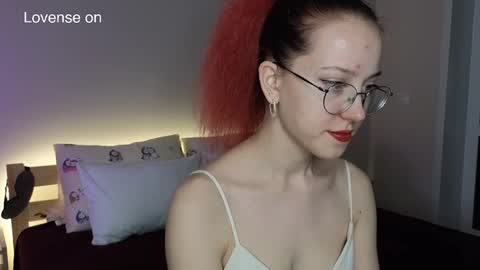 Snapshot of little_bliss chatting on 27, 1, 2025 little_bliss online show from 27, 1, 2025