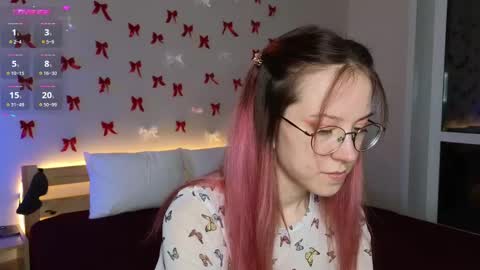 Snapshot of little_bliss chatting on 4, 3, 2025 little_bliss online show from 4, 3, 2025