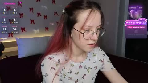 Snapshot of little_bliss chatting on 4, 3, 2025 little_bliss online show from 4, 3, 2025