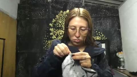 Snapshot of little_devil_diablita90 chatting on 17, 5, 2026 Diablita online show from 17, 5, 2026