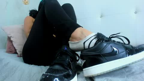 Snapshot of little_jenni chatting on 29, 4, 2026 online show from 29, 4, 2026