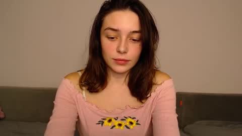 Snapshot of little_mia__ chatting on 13, 12, 2025 Mia Im online every day 1530 PM in New York 2030 PM in London online show from 13, 12, 2025