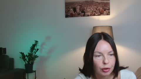 Snapshot of little_nicole_ chatting on 9, 10, 2025 Nicole online show from 9, 10, 2025