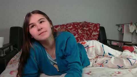 Snapshot of little_owlx chatting on 4, 6, 2026 Alice.. online show from 4, 6, 2026