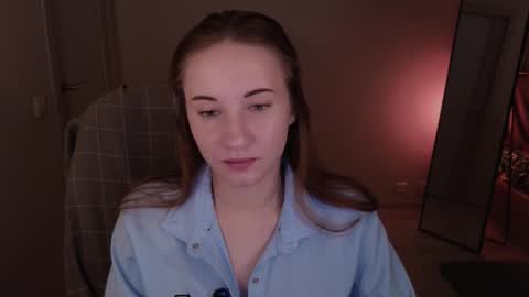 Snapshot of little_pretty_woman chatting on 16, 10, 2025 little_pretty_woman online show from 16, 10, 2025