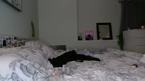 Snapshot of little_redxx chatting on 2, 2, 2025 little redxx online show from 2, 2, 2025