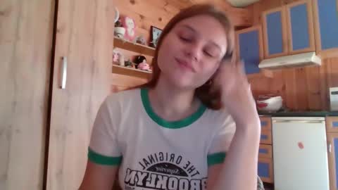 Snapshot of little_shygirl_ chatting on 14, 9, 2025 little_shygirl_ online show from 14, 9, 2025