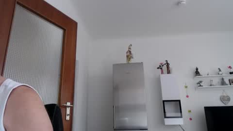 little_sow online show from 15, 4, 2026