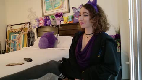 littledeathtrap online show from 28, 2, 2026