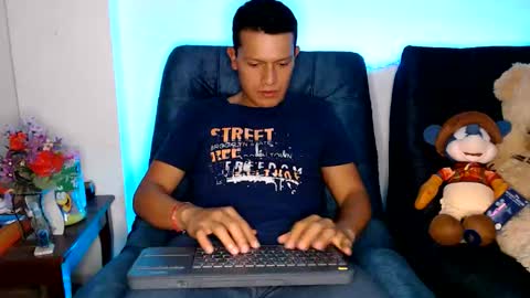 Snapshot of littledicklatin chatting on 9, 6, 2026 Manu online show from 9, 6, 2026
