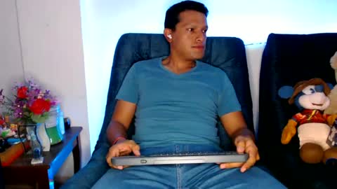 Snapshot of littledicklatin chatting on 6, 7, 2026 Manu online show from 6, 7, 2026