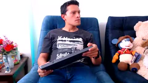 Snapshot of littledicklatin chatting on 17, 7, 2026 Manu online show from 17, 7, 2026
